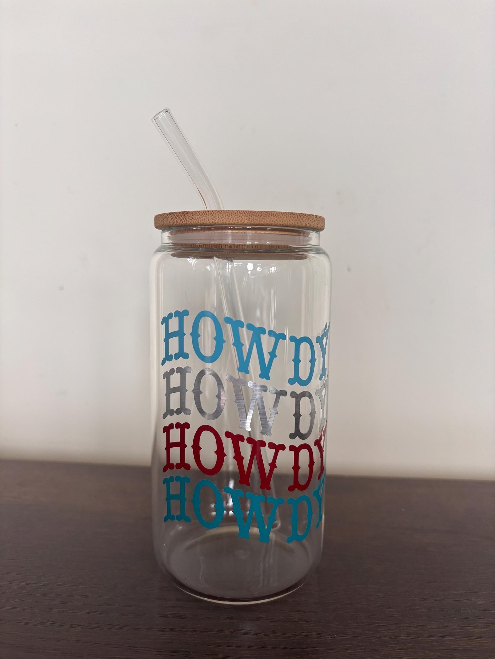 Howdy 16oz Glass or Plastic Tumbler with Bamboo Lid and Straw – Western Country Gift