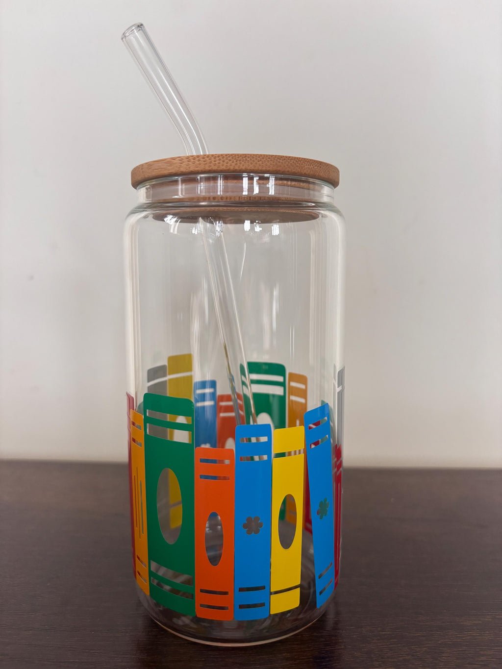 Book Stack 16oz Glass or Plastic Tumbler with Lid and Straw – Bookshelf Design